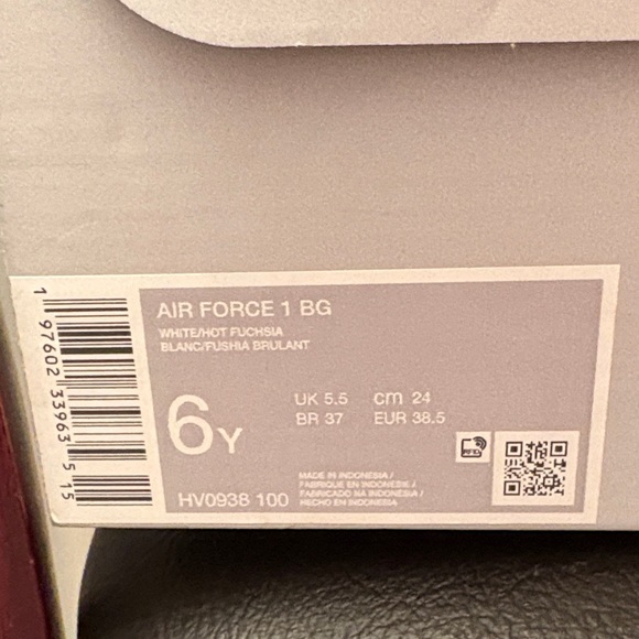 New in Box Nike Air Force 1 BG White and Fuchsia Size 7.5 W or 6 Boys - Picture 2 of 6